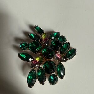 Elegant Green Gemstone Brooch